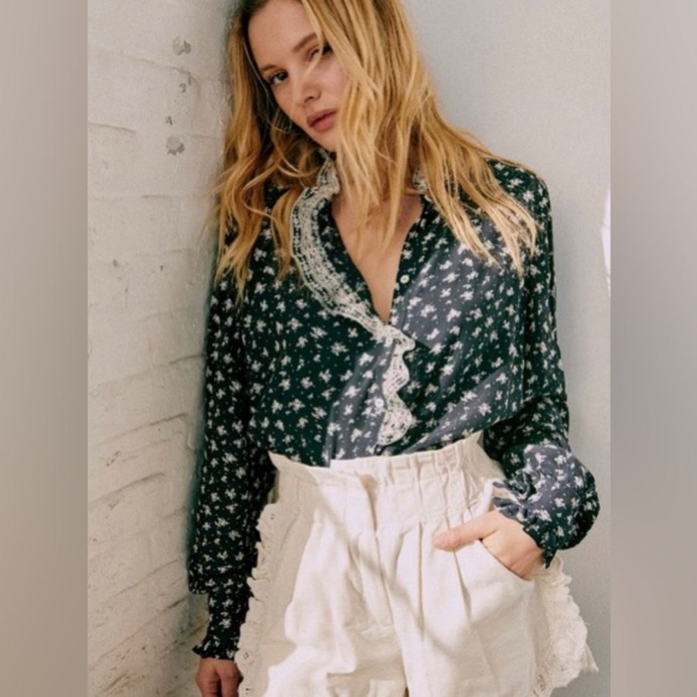 (Rare) Sézane x Sea NY Chlo Blouse in Navy Small Flowers Print Size 38/US 6